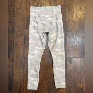 Athleta Women’s Elation Camo 7/8 Tight Leggings